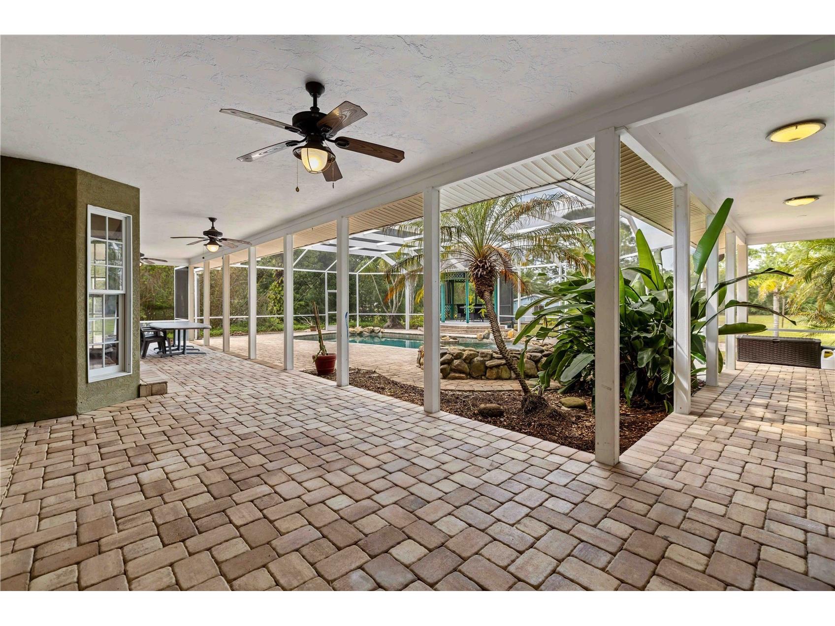 7535 Castle Drive Sarasota FL 34240 A4689424 image6