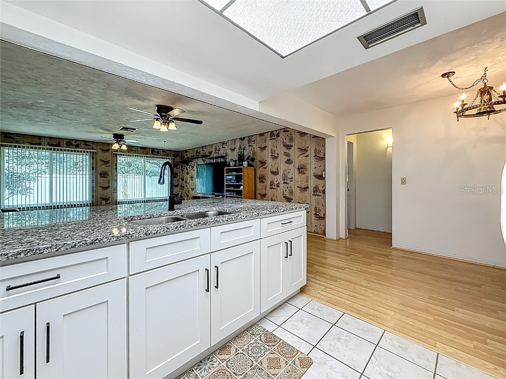 7536 18th Way N Saint Petersburg FL 33702 TB8417970 image5