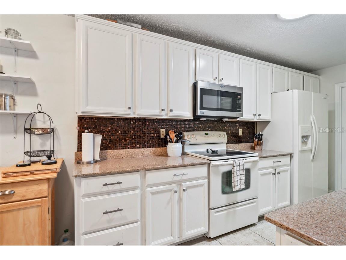 7536 Heather Walk Drive Weeki Wachee FL 34613 W7879817 image13