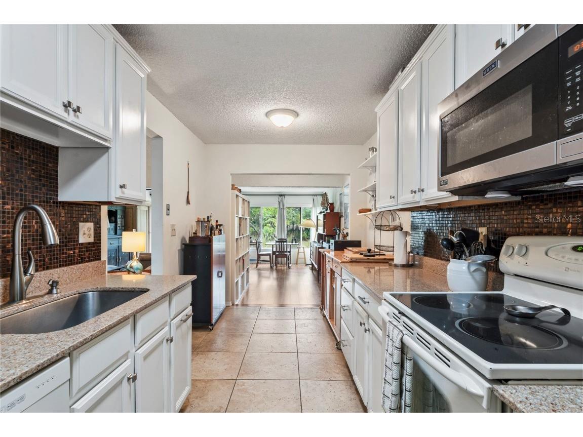 7536 Heather Walk Drive Weeki Wachee FL 34613 W7879817 image14