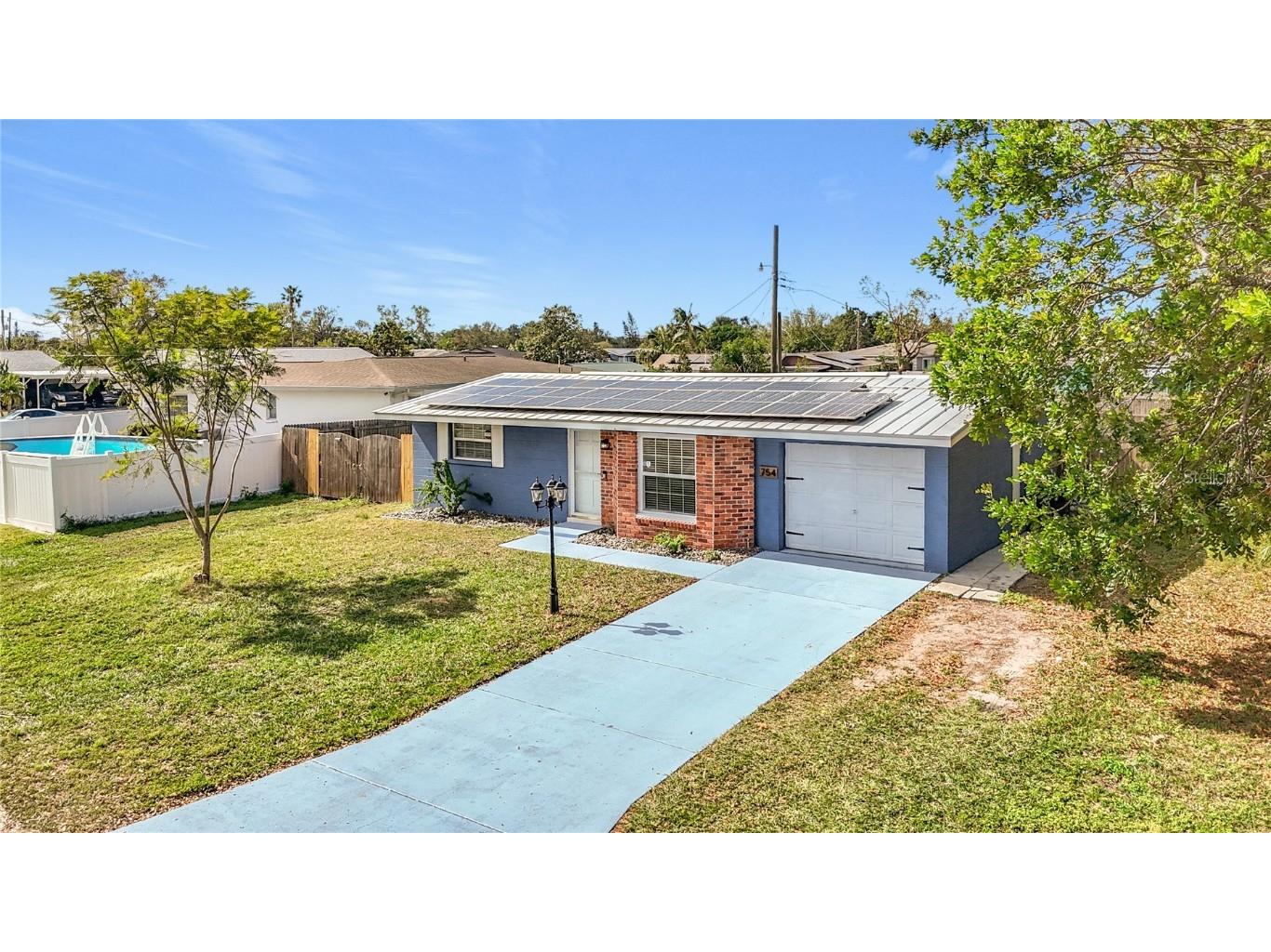 754 Melody Lane Bradenton FL 34207 TB8318205 image1