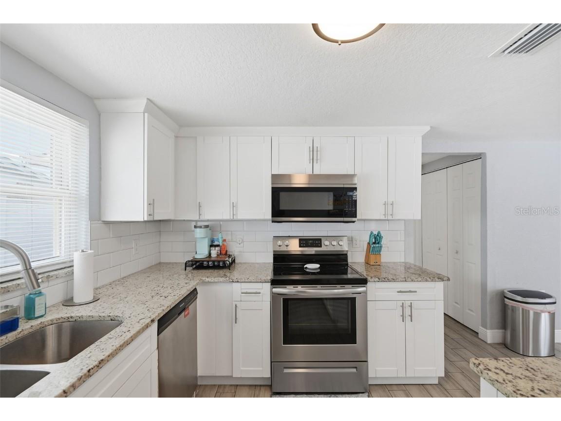 7540 San Moritz Drive Port Richey FL 34668 W7880489 image18