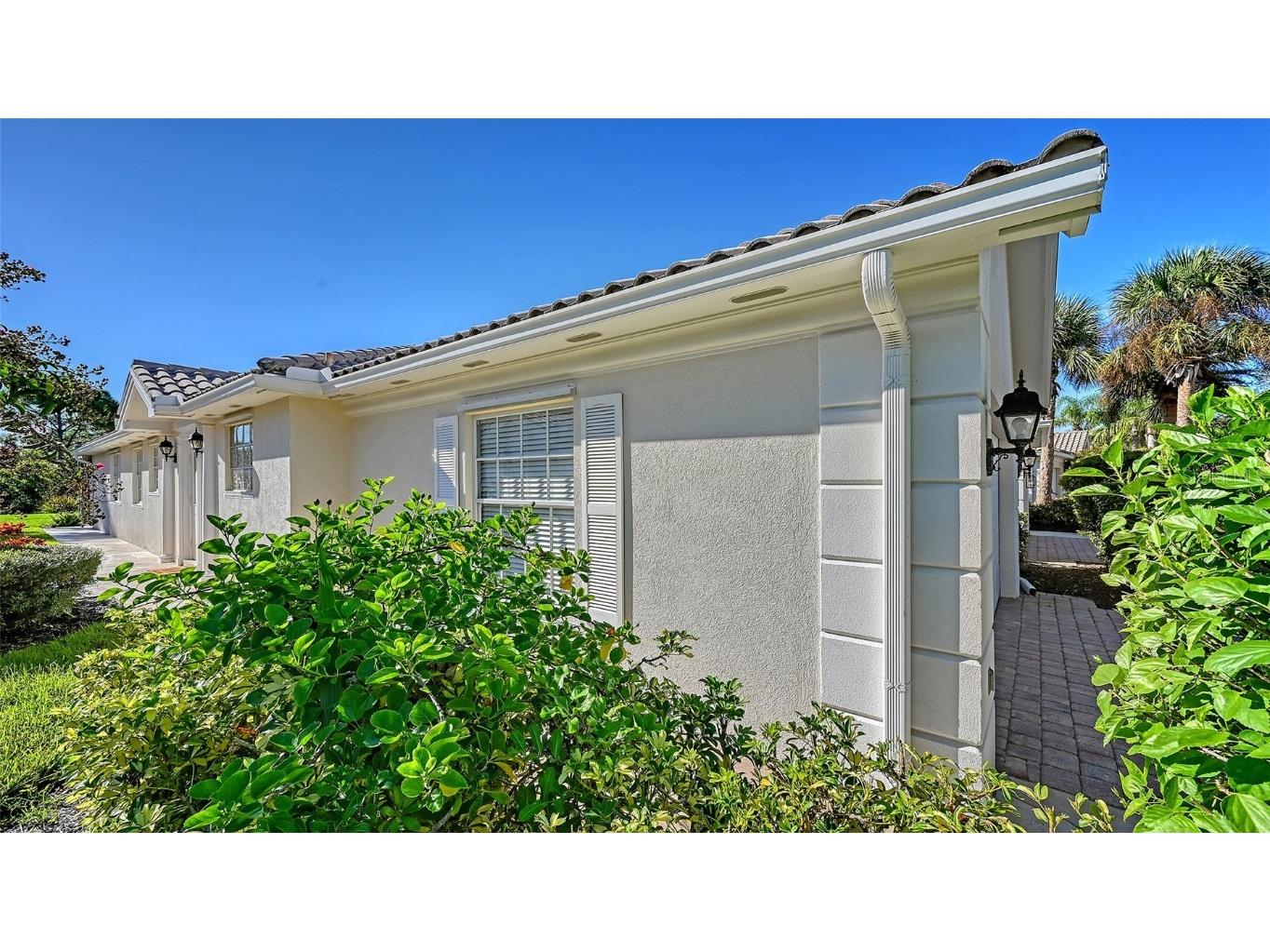 7541 Pesaro Drive Sarasota FL 34238 A4664322 image1