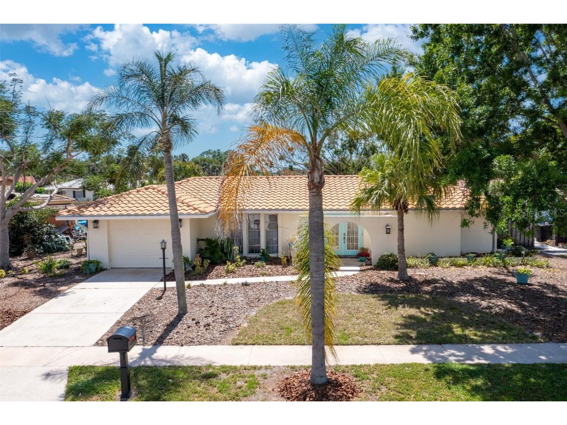 7542 Swanson Lane Sarasota FL 34231 A4645626 image1