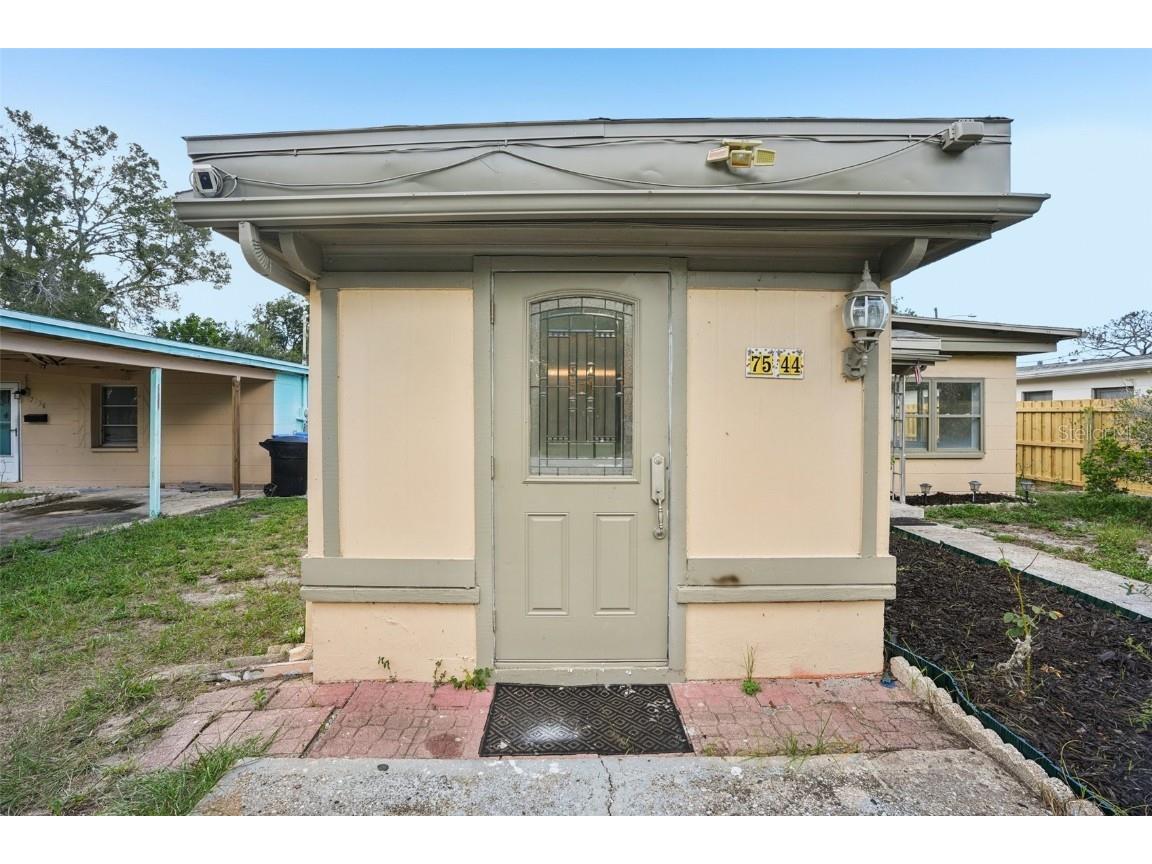 7544 37th Avenue N Saint Petersburg FL 33710 TB8431465 image2