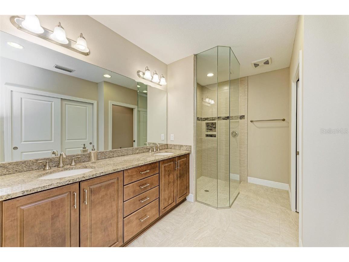 7546 Divot Loop Lakewood Ranch FL 34202 A4665267 image5