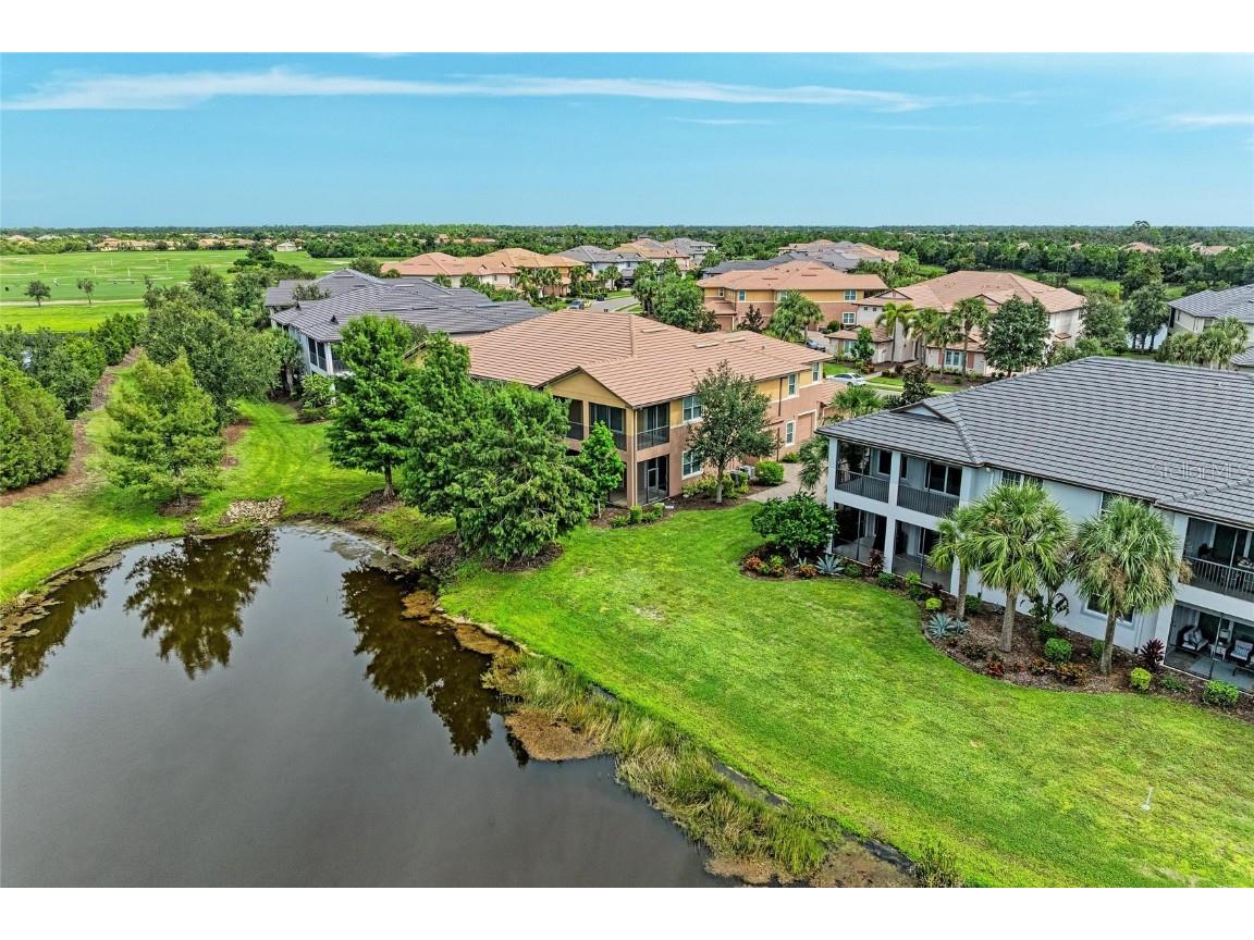 7546 Divot Loop Lakewood Ranch FL 34202 A4665267 image50