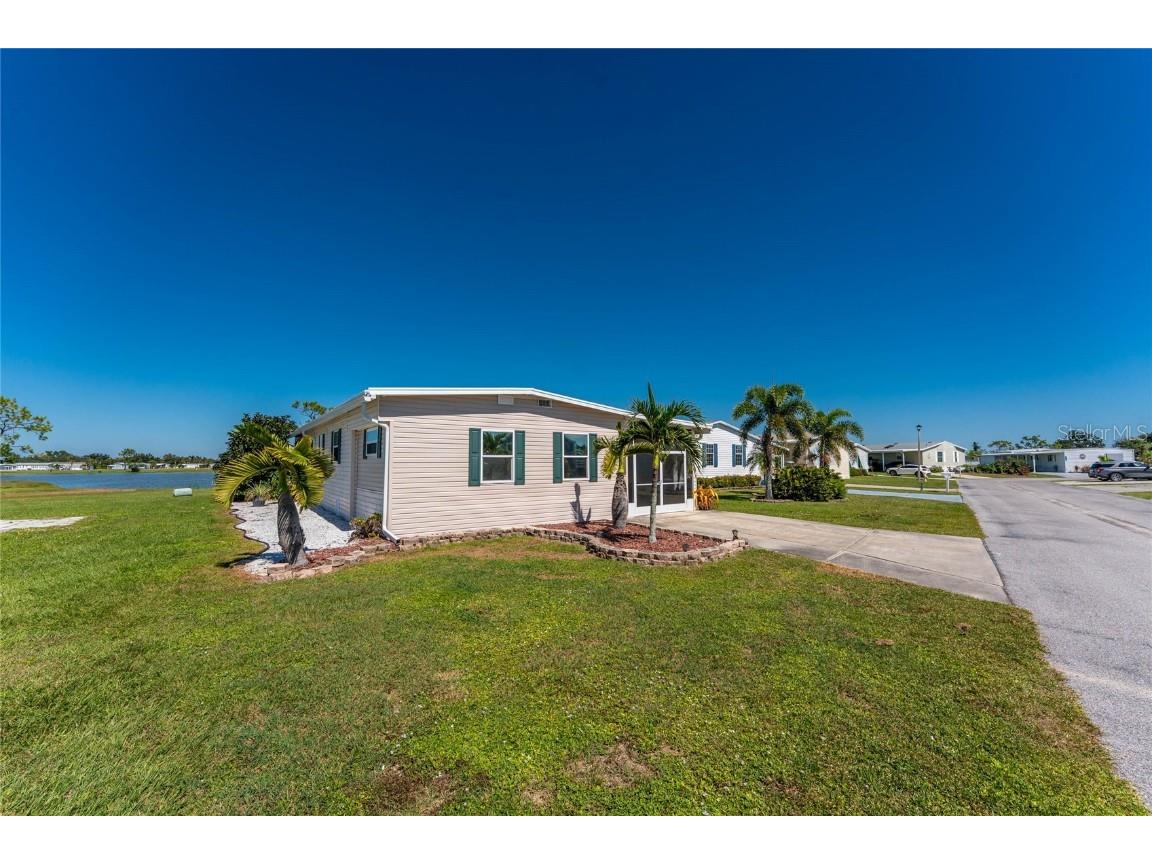 7548 Ratan Circle Port Charlotte FL 33981 - BUTTERFORD WATERWAY C7516439 image2