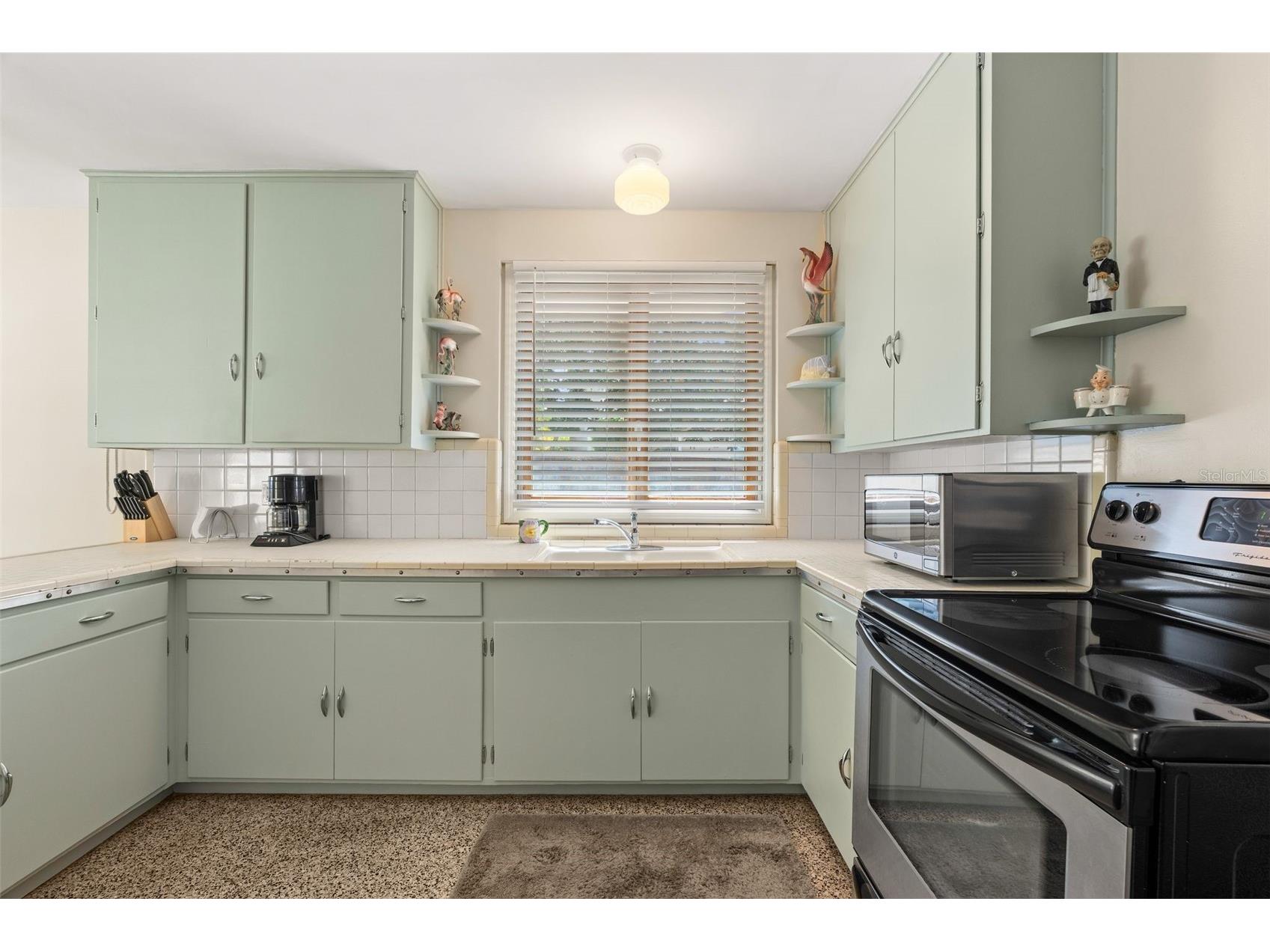 7549 Westmoreland Drive Sarasota FL 34243 A4684919 image11