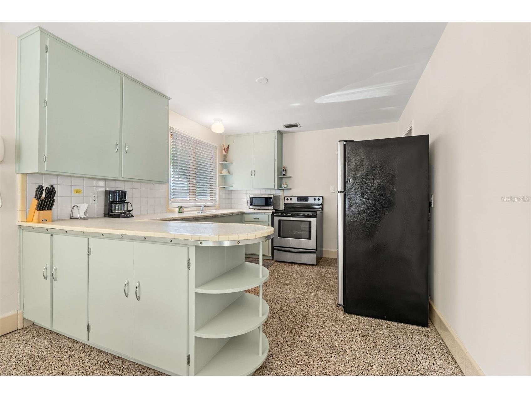 7549 Westmoreland Drive Sarasota FL 34243 A4684919 image12