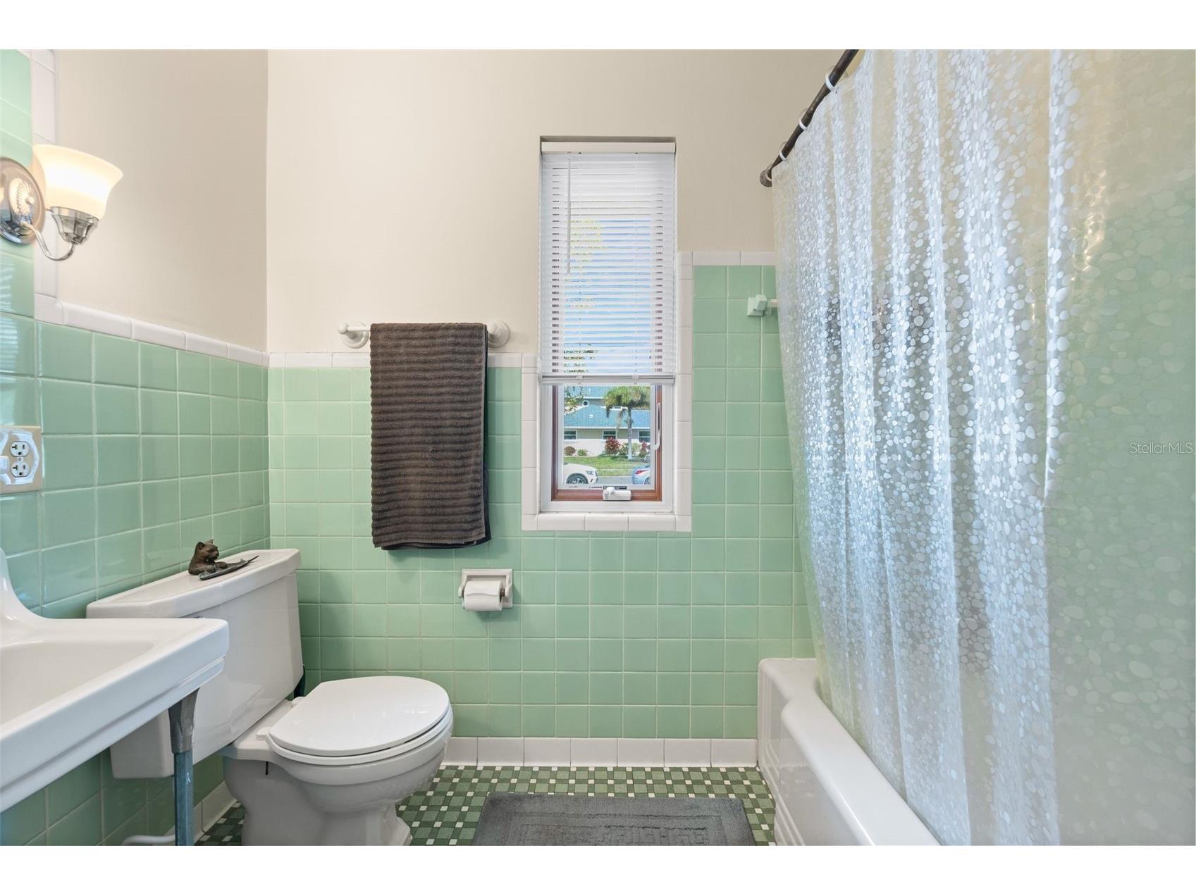 7549 Westmoreland Drive Sarasota FL 34243 A4684919 image20