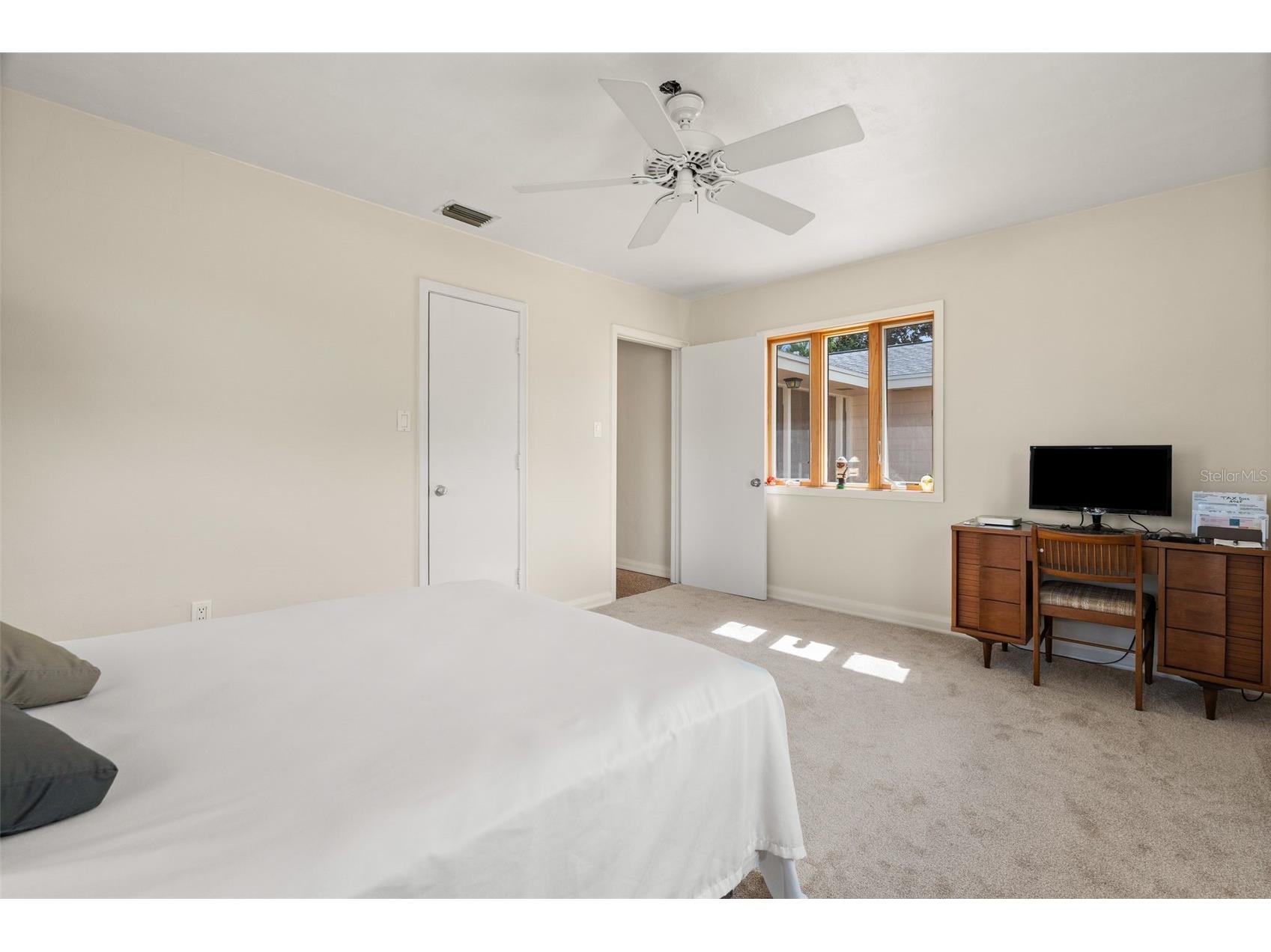7549 Westmoreland Drive Sarasota FL 34243 A4684919 image25