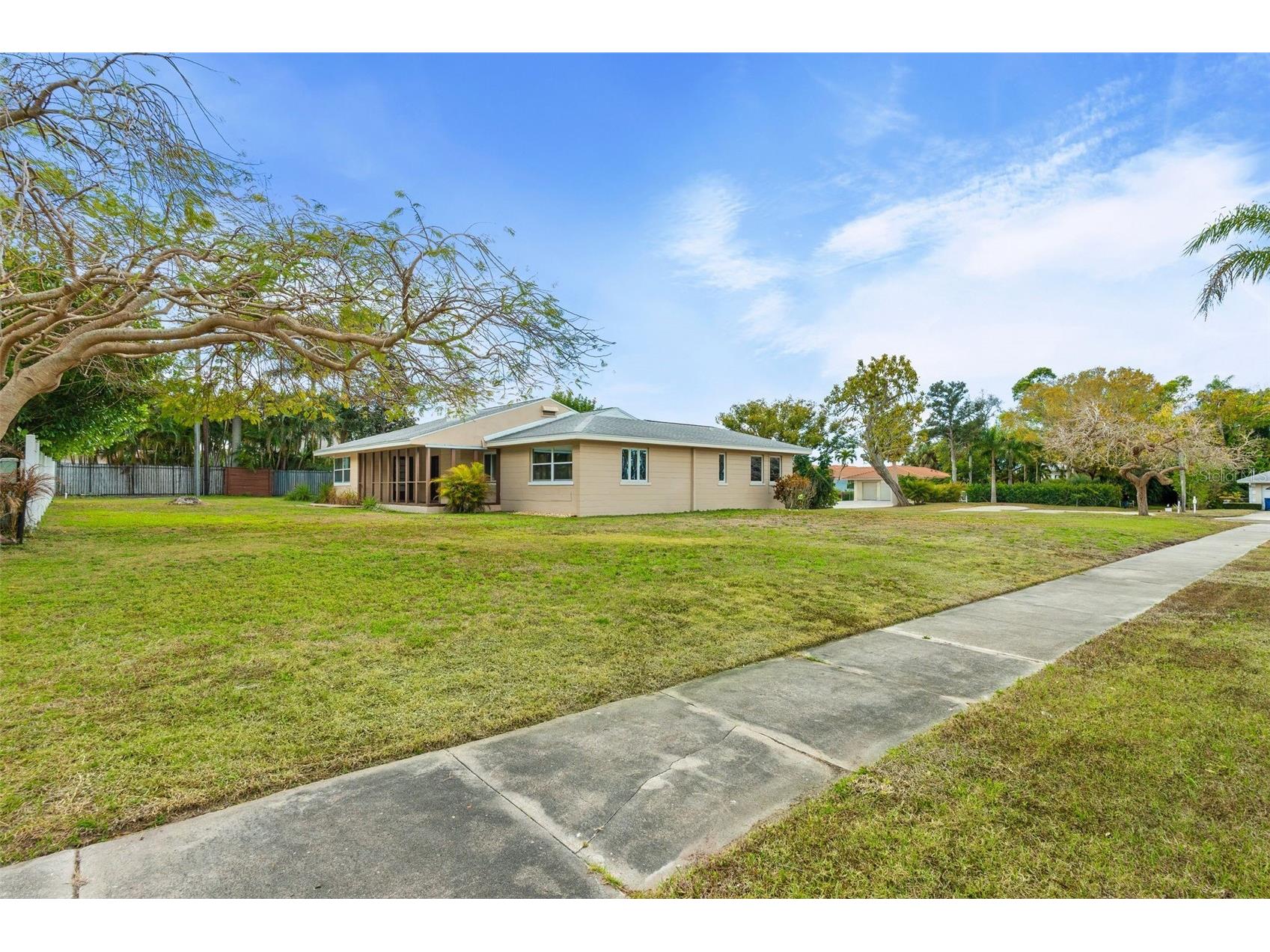 7549 Westmoreland Drive Sarasota FL 34243 A4684919 image37