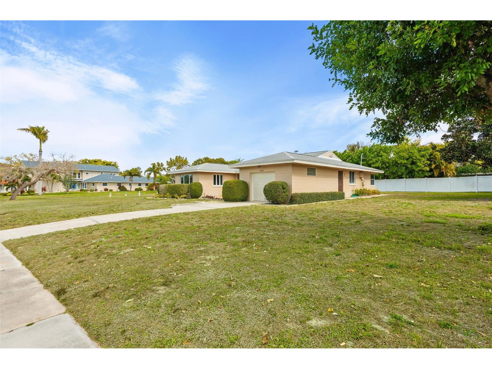 7549 Westmoreland Drive Sarasota FL 34243 A4684919 image38
