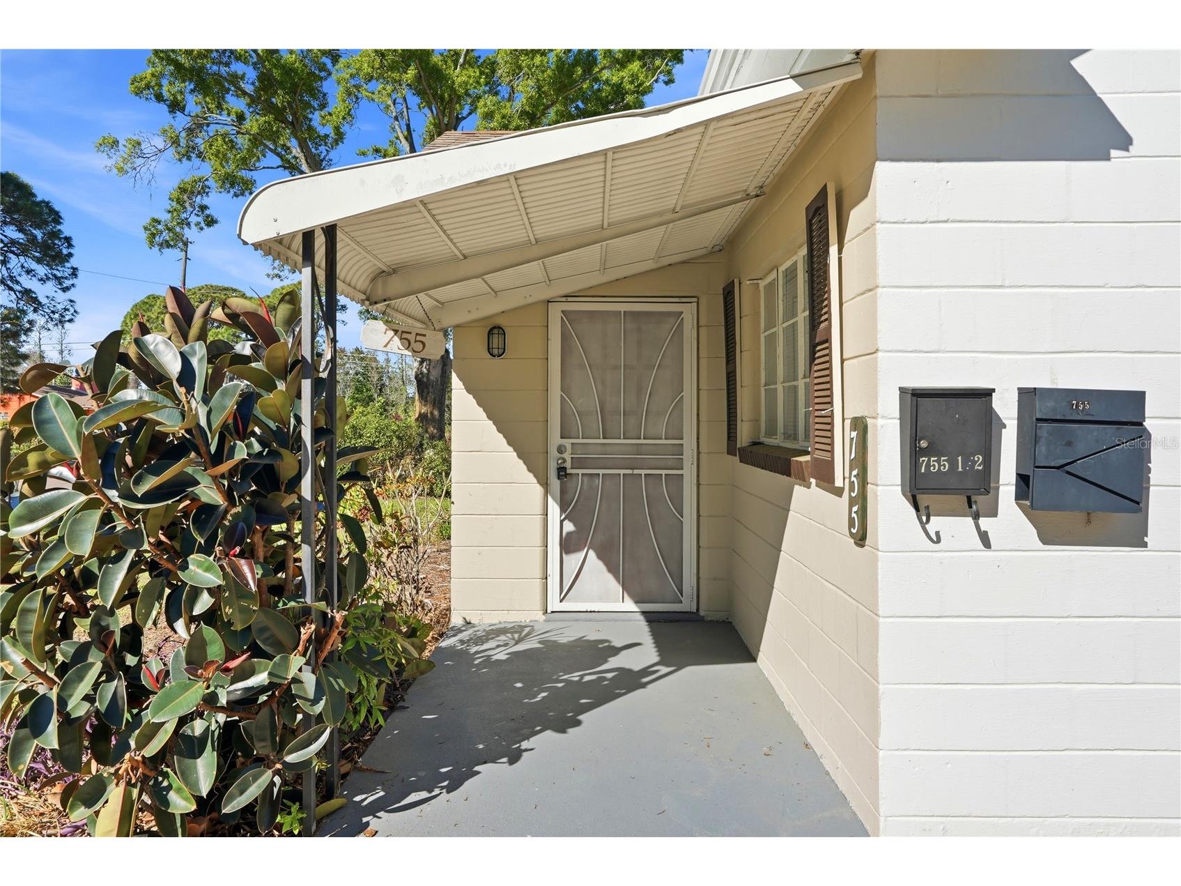 755 Alamanda Way S Saint Petersburg FL 33705 TB8491293 image2