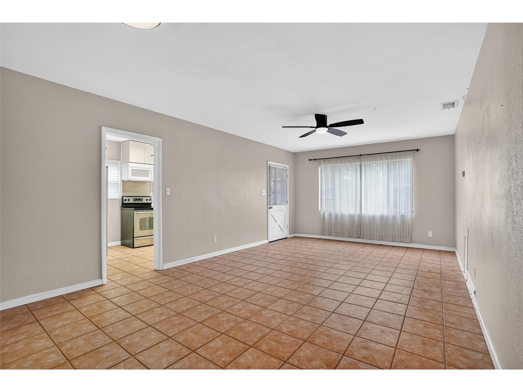 755 Alamanda Way S Saint Petersburg FL 33705 TB8491293 image4