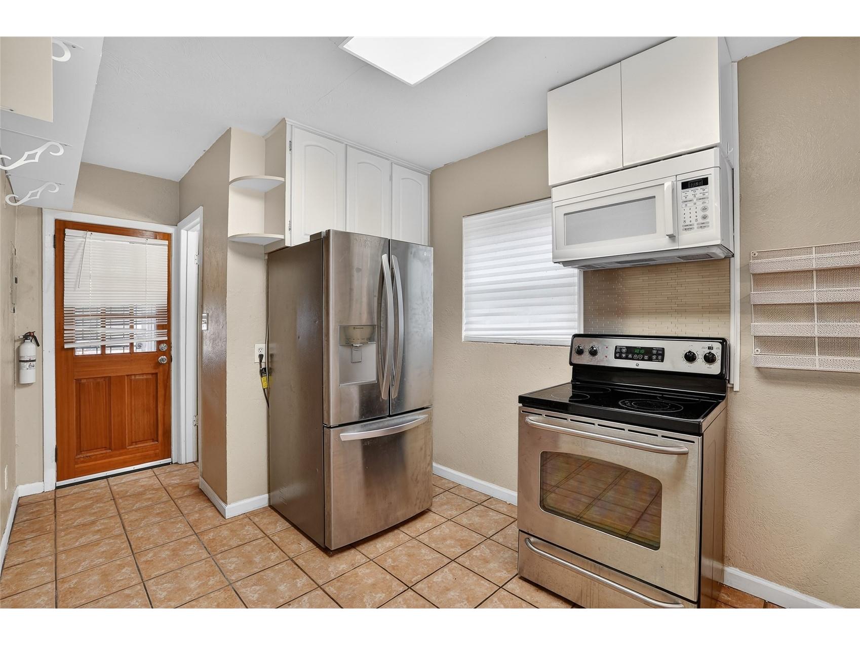 755 Alamanda Way S Saint Petersburg FL 33705 TB8491293 image7