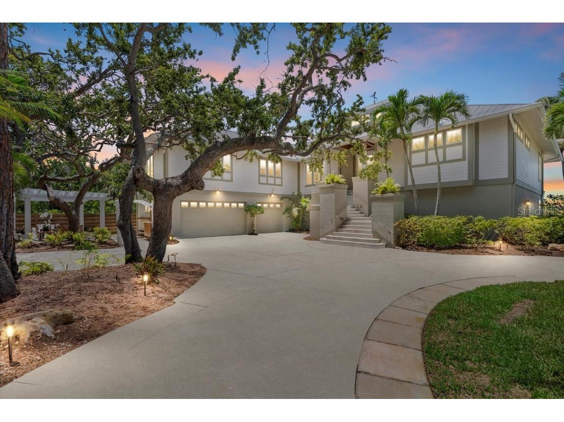 755 Eagle Point Drive Venice FL 34285 - ROBERTS BAY & ICW N6139176 image1