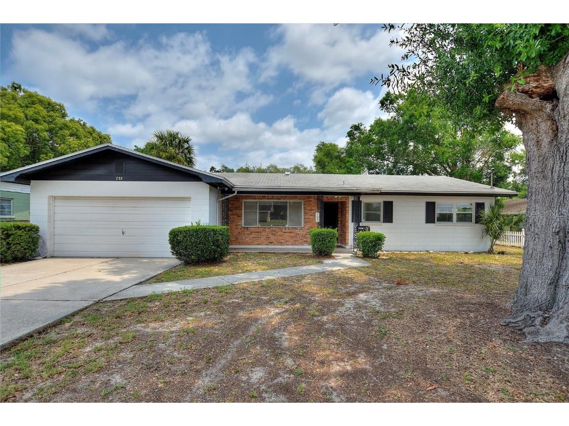 755 Oleander Drive SE Winter Haven FL 33880 P4930398 image1