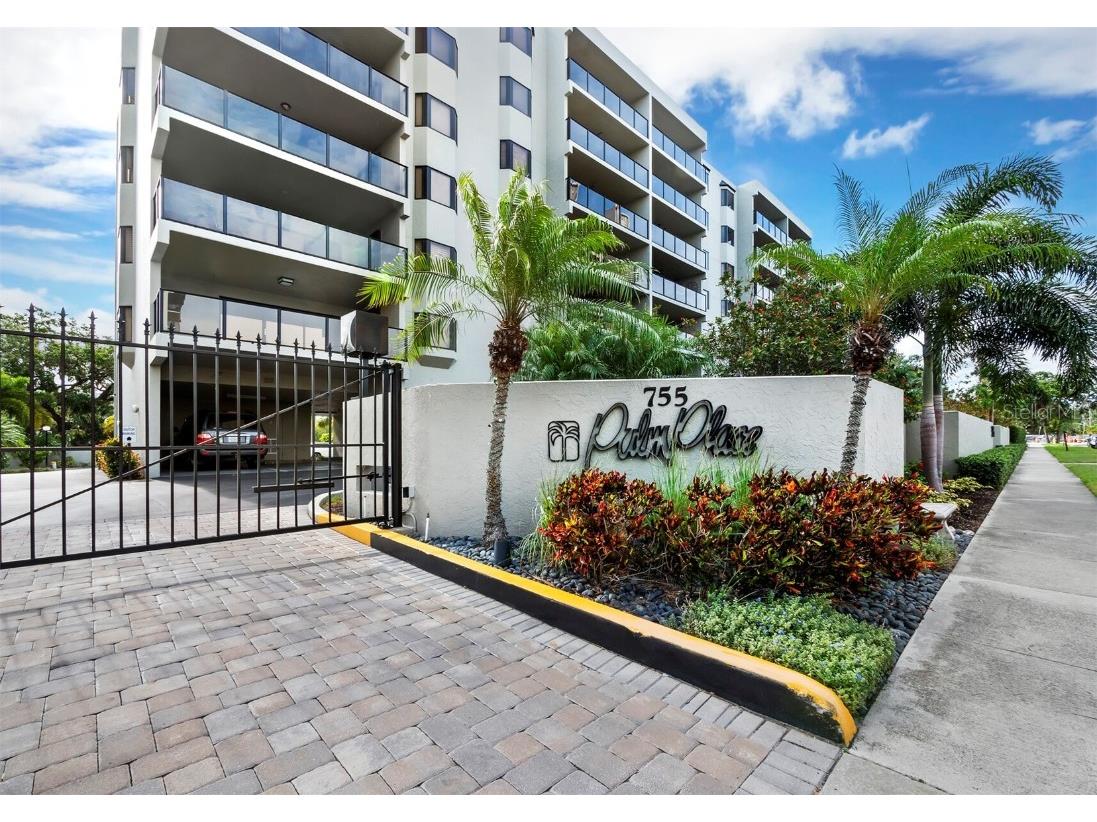 755 S Palm Avenue #204 Sarasota FL 34236 A4572722 image1