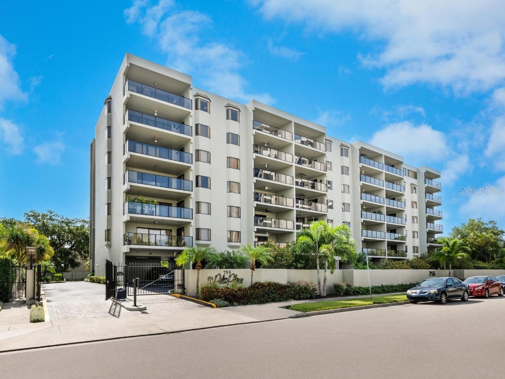 755 S Palm Avenue #404 Sarasota FL 34236 A4548120 image1