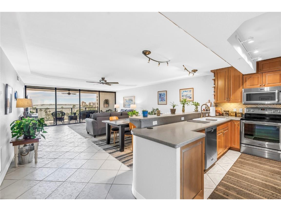 755 S Palm Avenue #502 Sarasota FL 34236 - SARASOTA BAY A4665458 image8