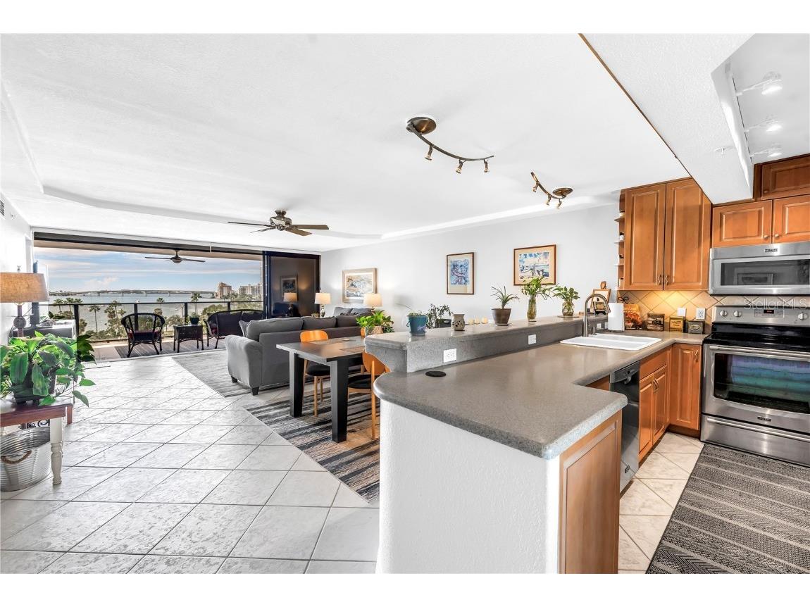 755 S Palm Avenue #502 Sarasota FL 34236 - SARASOTA BAY A4665458 image9