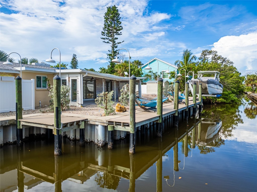 755 Saint Judes Drive N Longboat Key FL 34228 A4661483 image7