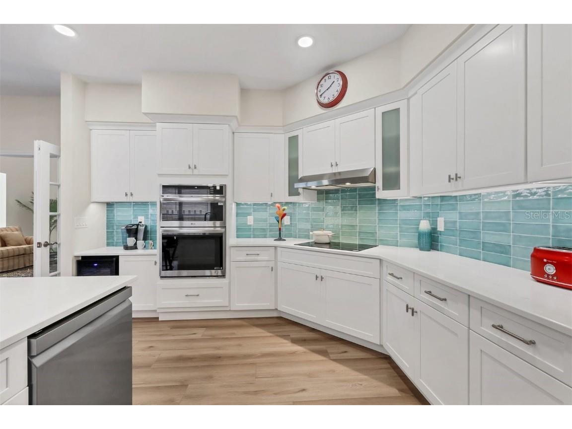 7551 Calle Facil Sarasota FL 34238 A4666773 image16