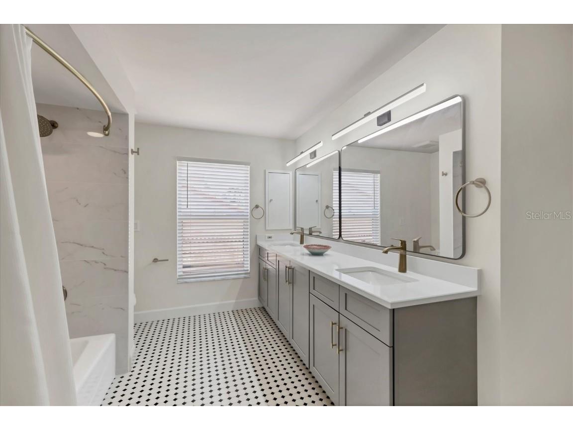 7551 Calle Facil Sarasota FL 34238 A4666773 image31