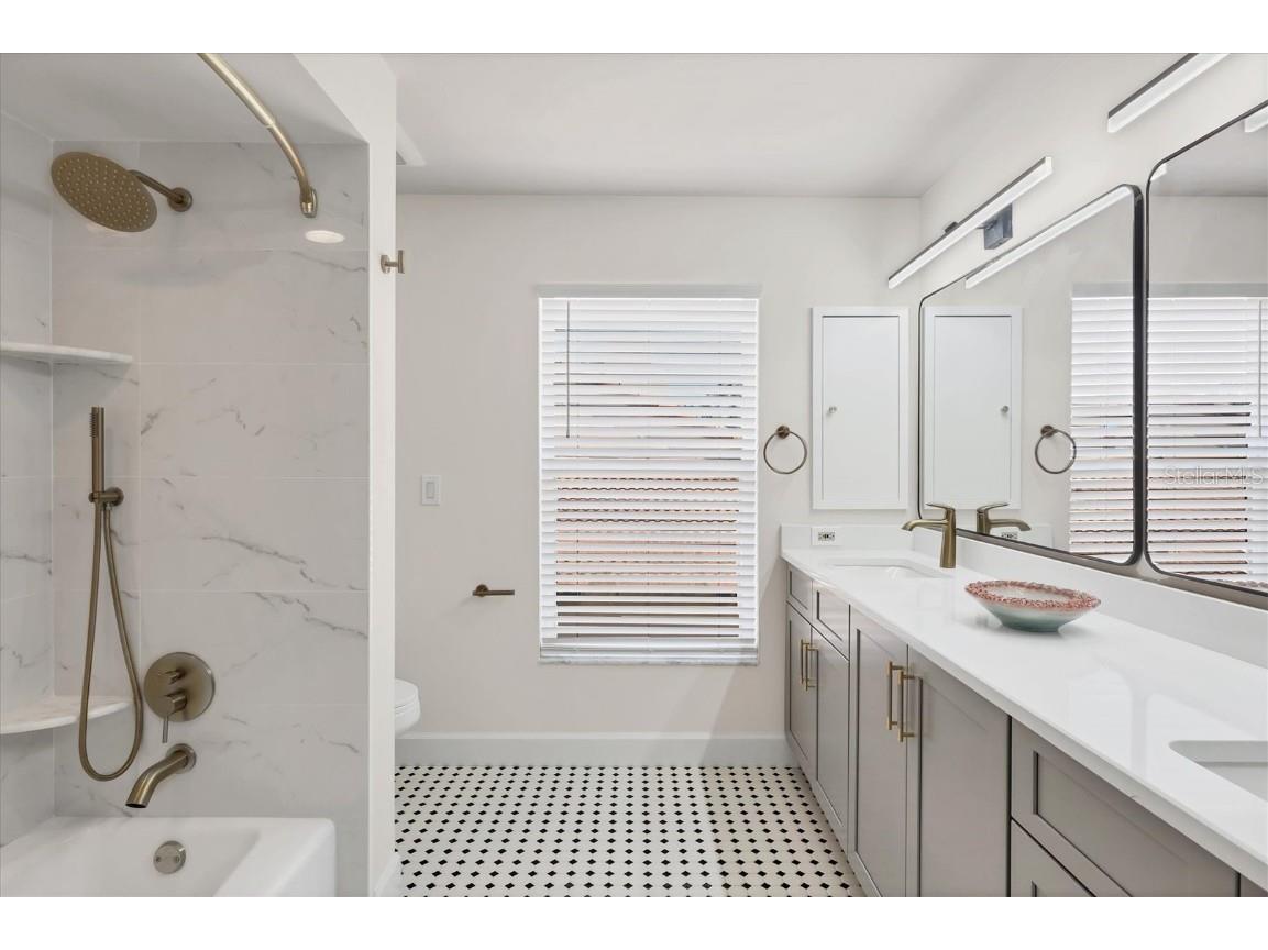 7551 Calle Facil Sarasota FL 34238 A4666773 image32