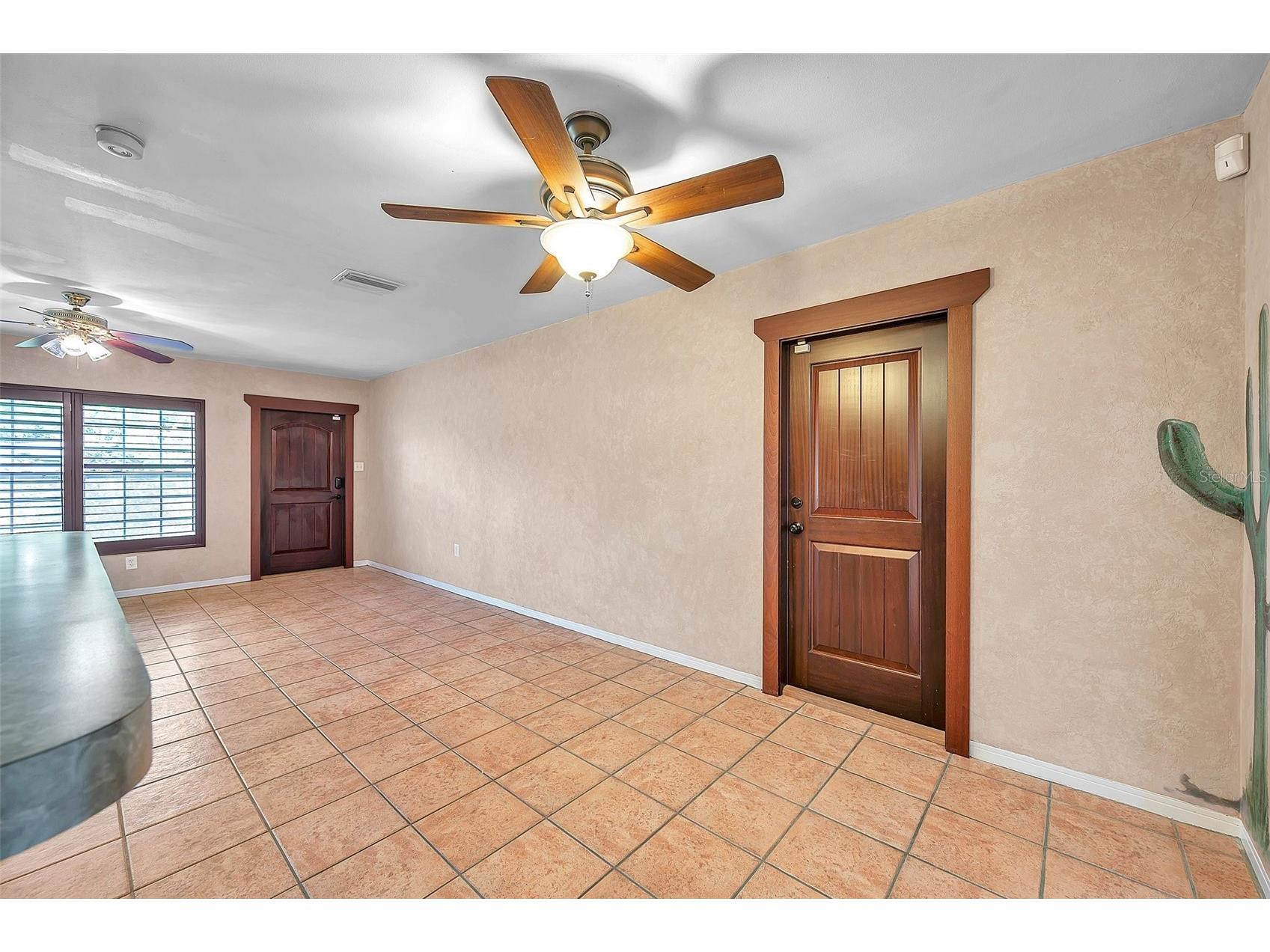 7555 19th Avenue N Saint Petersburg FL 33710 TB8516503 image11