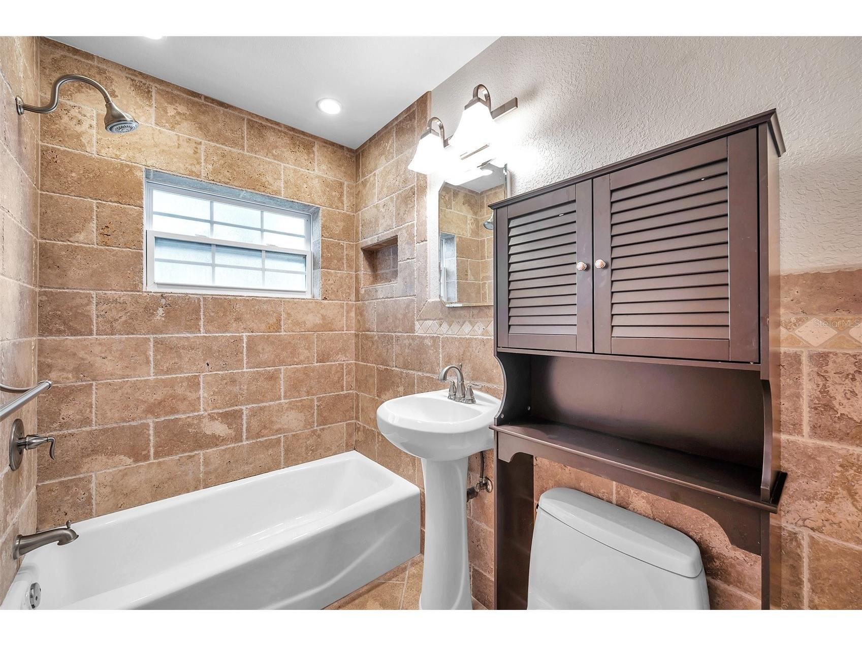 7555 19th Avenue N Saint Petersburg FL 33710 TB8516503 image17