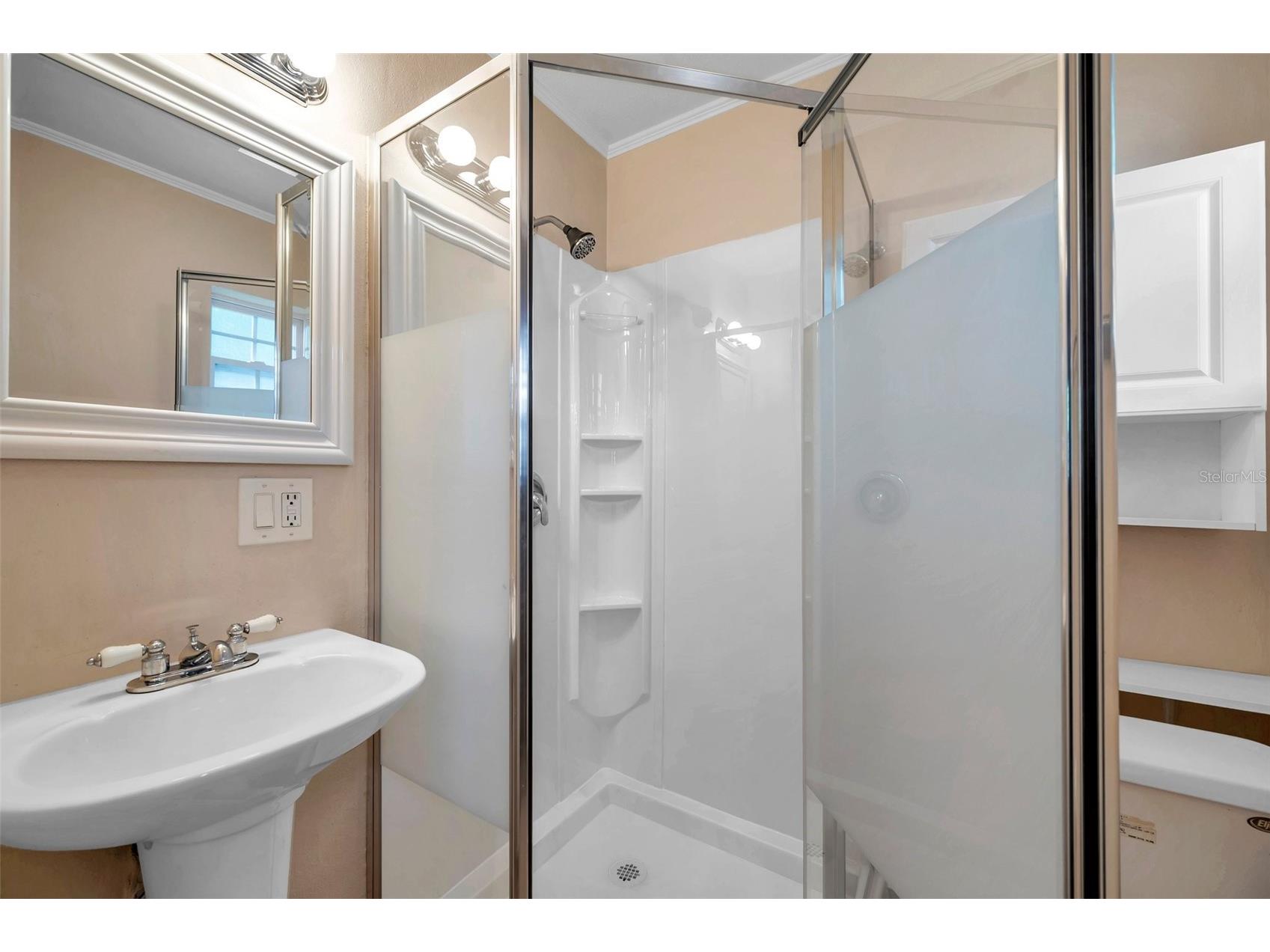 7555 19th Avenue N Saint Petersburg FL 33710 TB8516503 image22