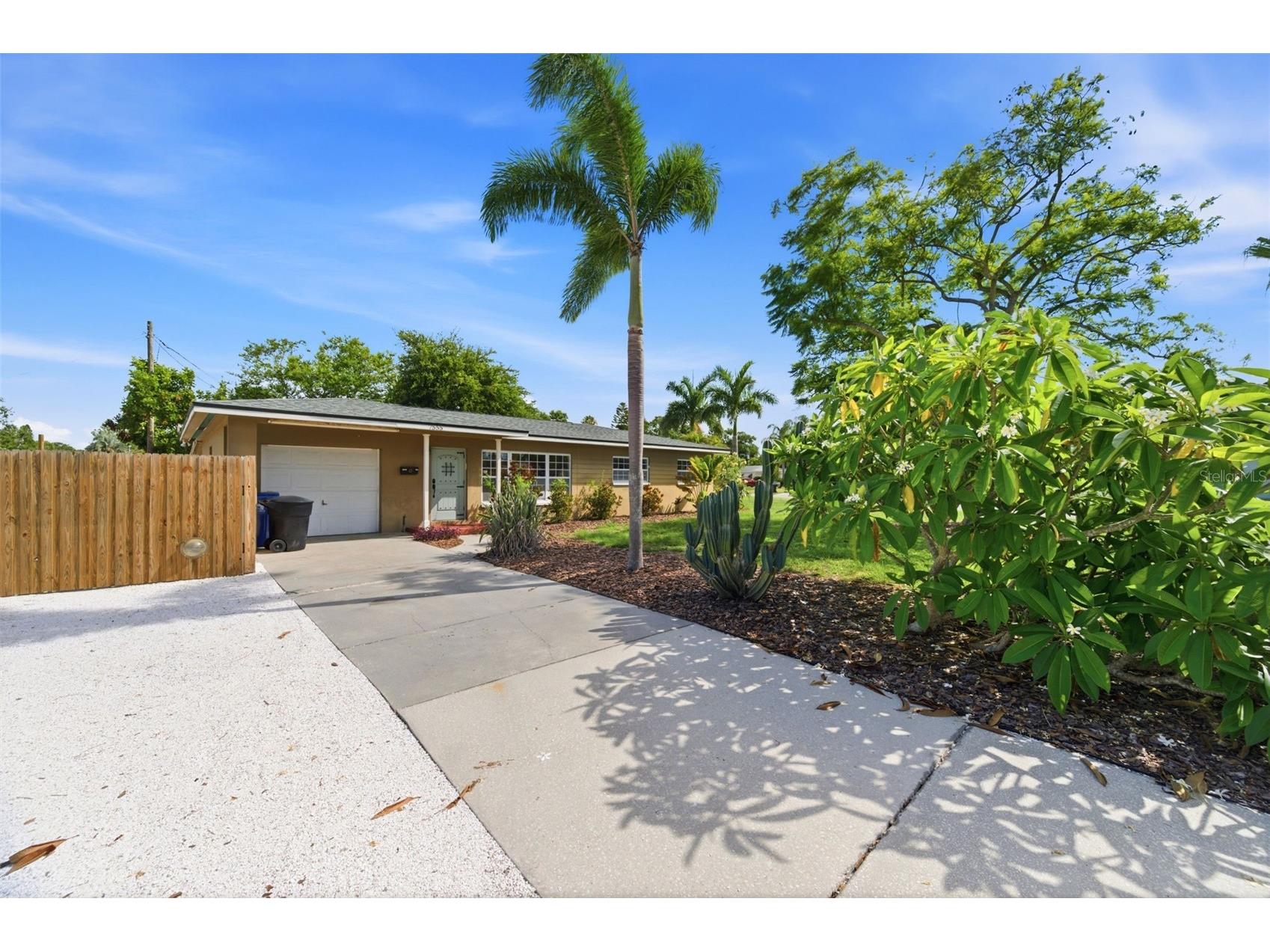 7555 19th Avenue N Saint Petersburg FL 33710 TB8516503 image4