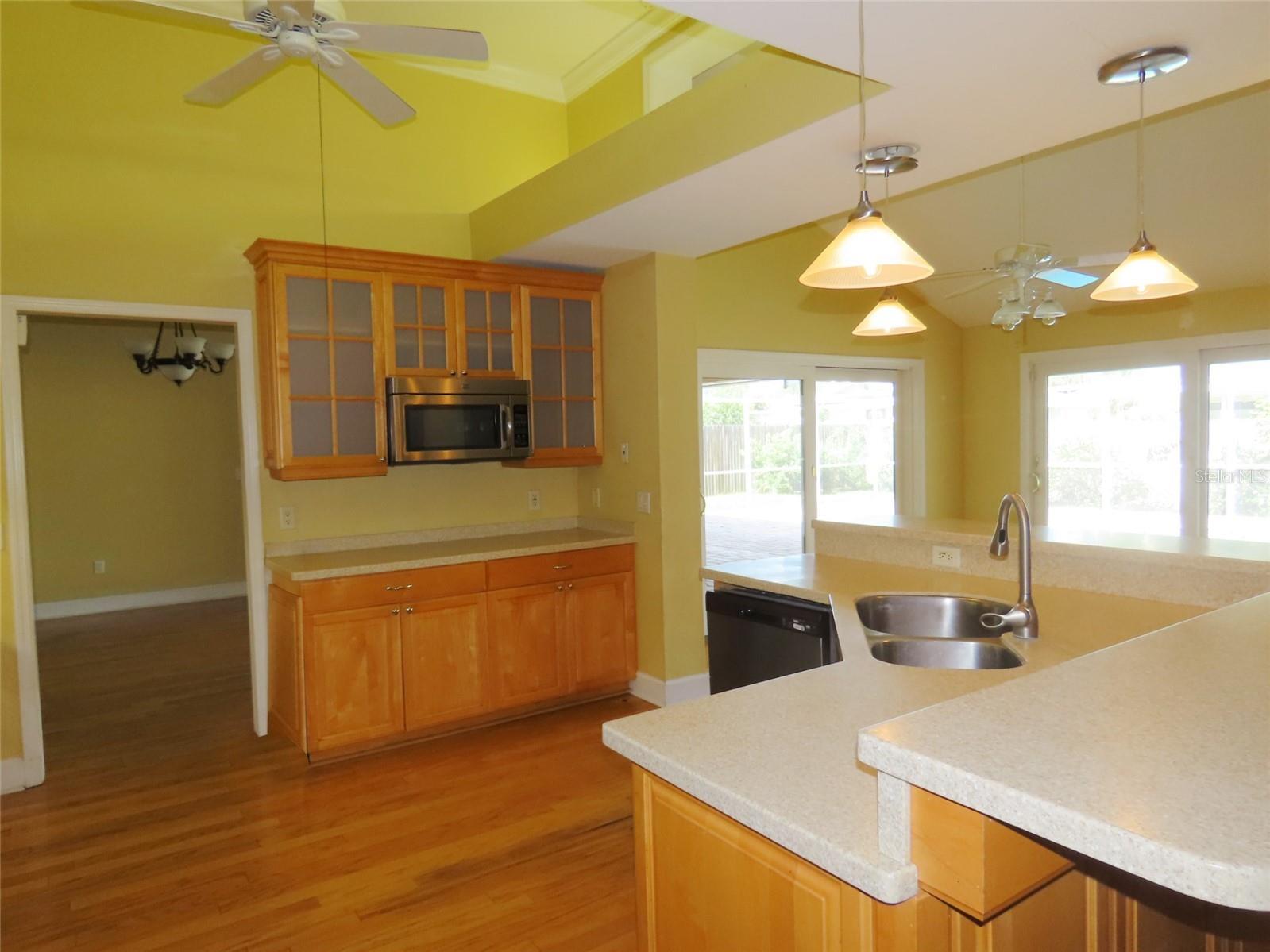 7555 Pine Valley Lane Seminole FL 33776 TB8522643 image3