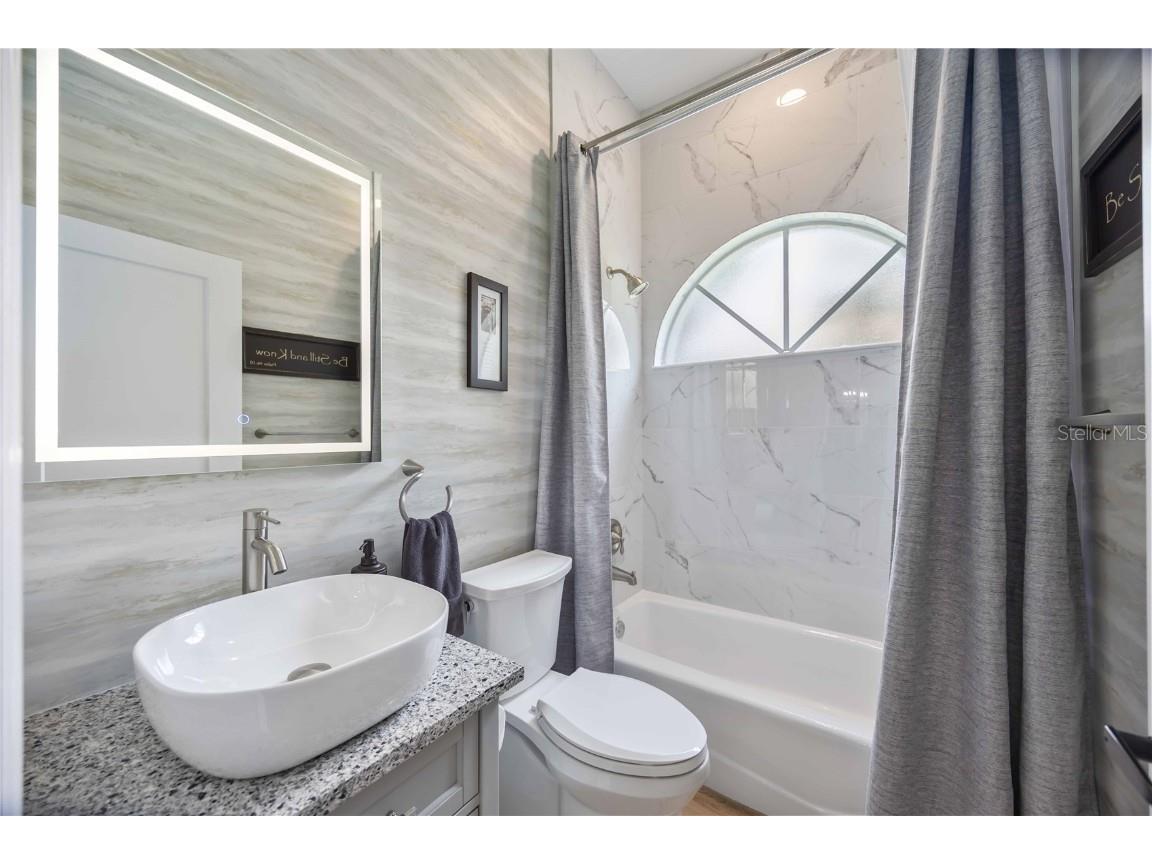 7555 Tori Way Lakewood Ranch FL 34202 A4660981 image25