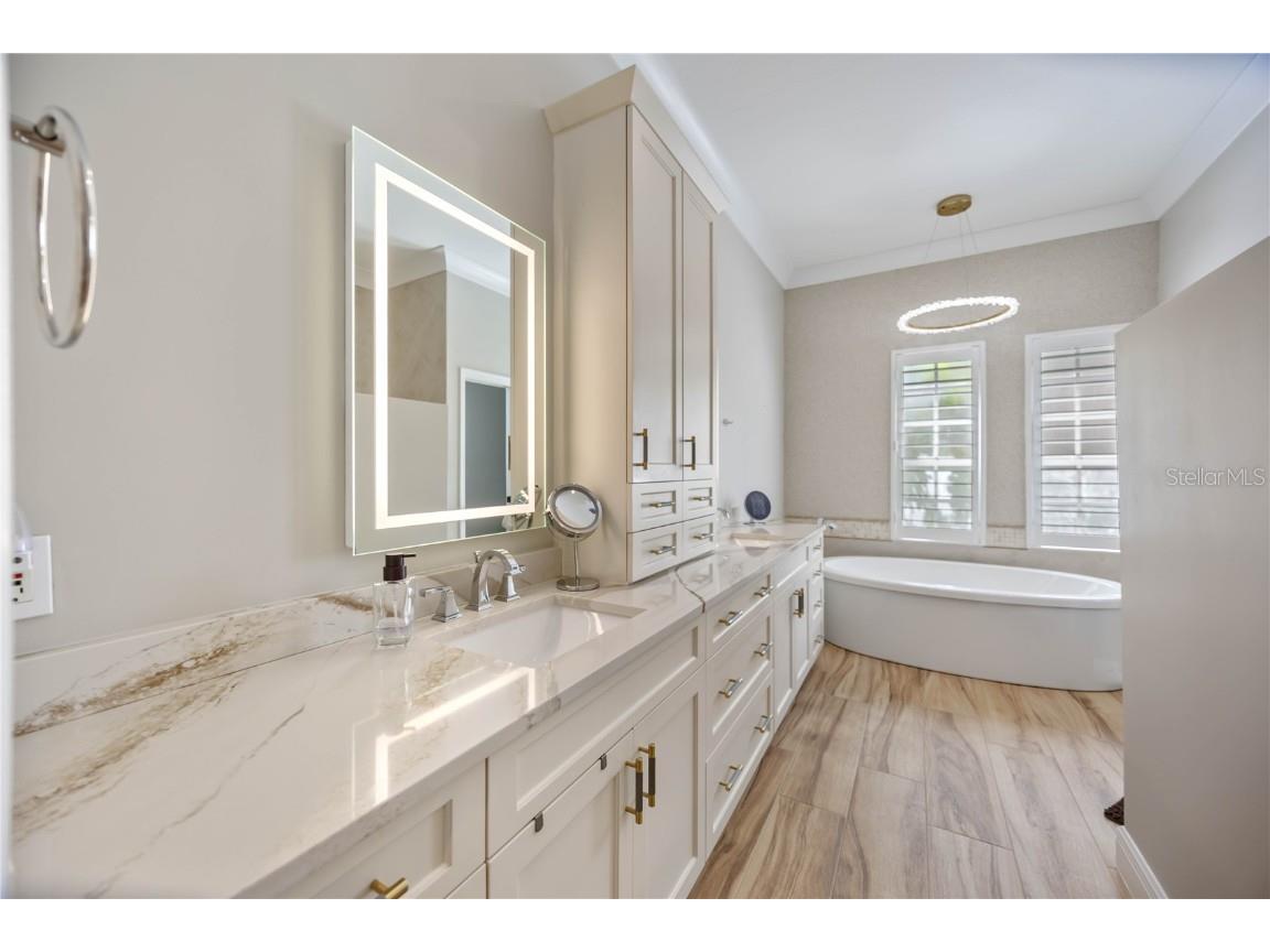 7555 Tori Way Lakewood Ranch FL 34202 A4660981 image38