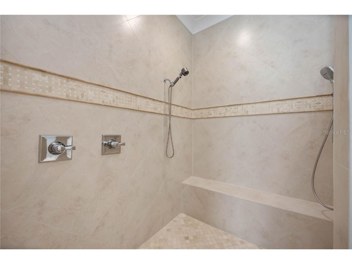 7555 Tori Way Lakewood Ranch FL 34202 A4660981 image40