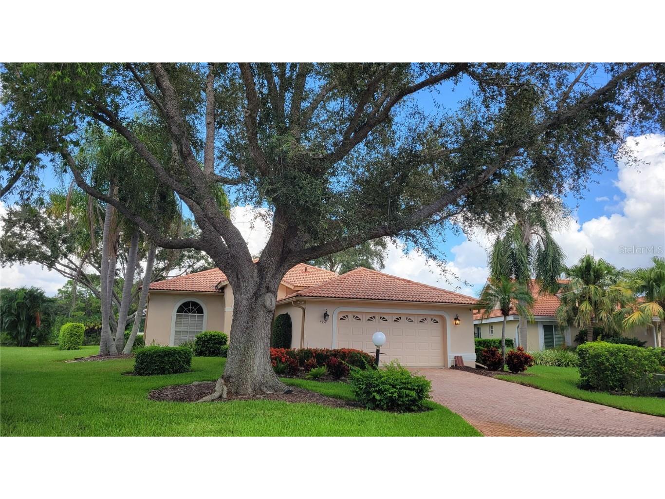 7557 Fairlinks Court Sarasota FL 34243 A4622781 image2