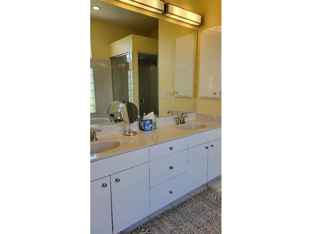 7557 Fairlinks Court Sarasota FL 34243 A4622781 image23