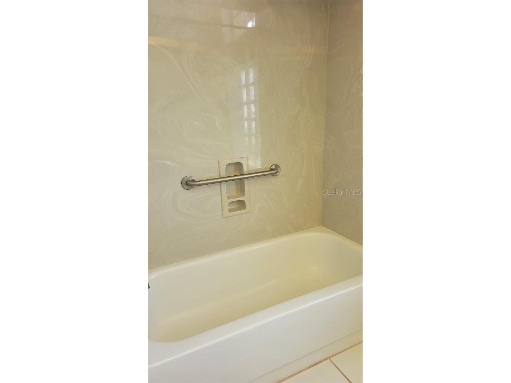 7557 Fairlinks Court Sarasota FL 34243 A4622781 image30