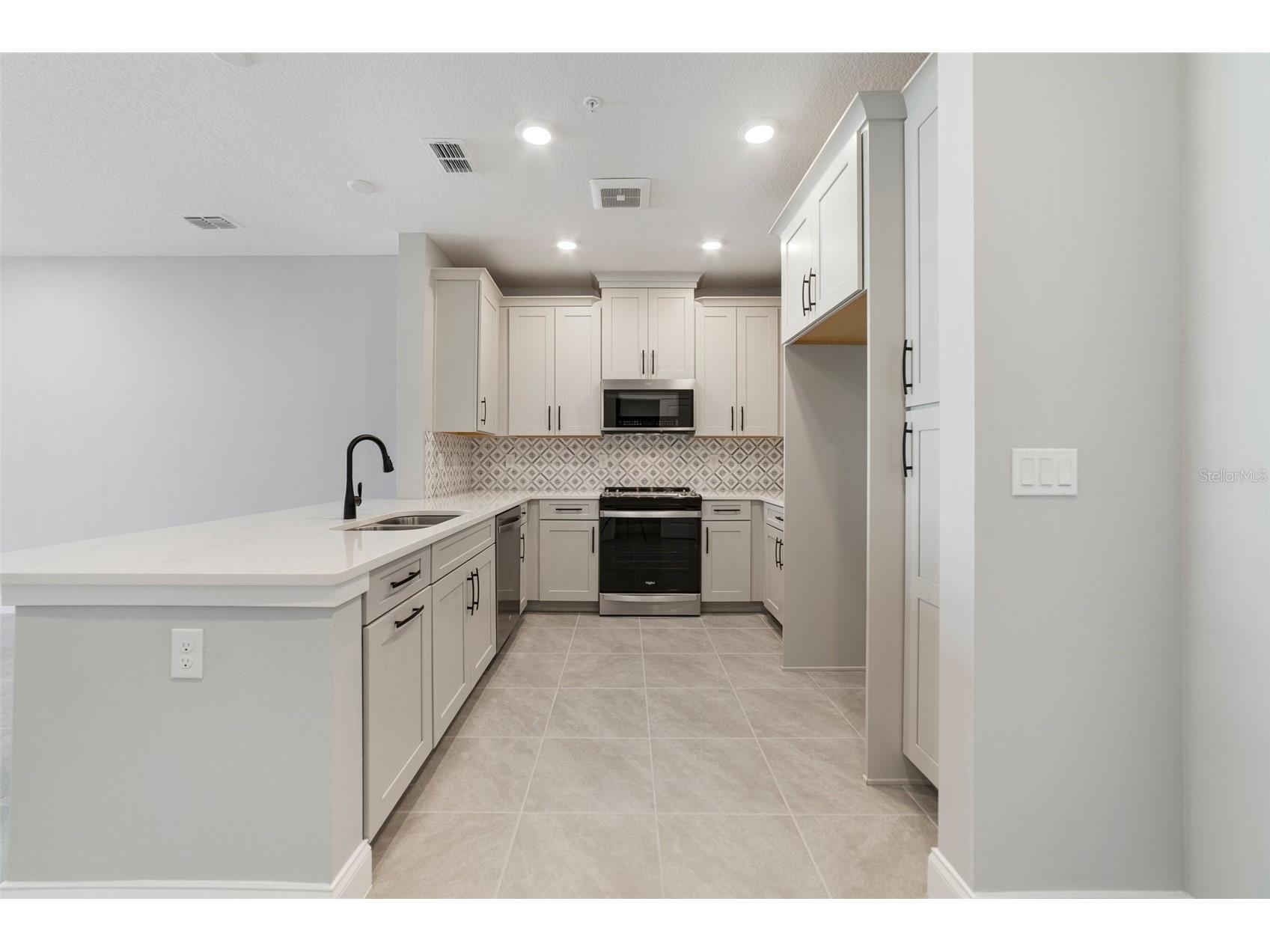 7557 Laureate Boulevard #6401 Orlando FL 32827 O6383767 image2