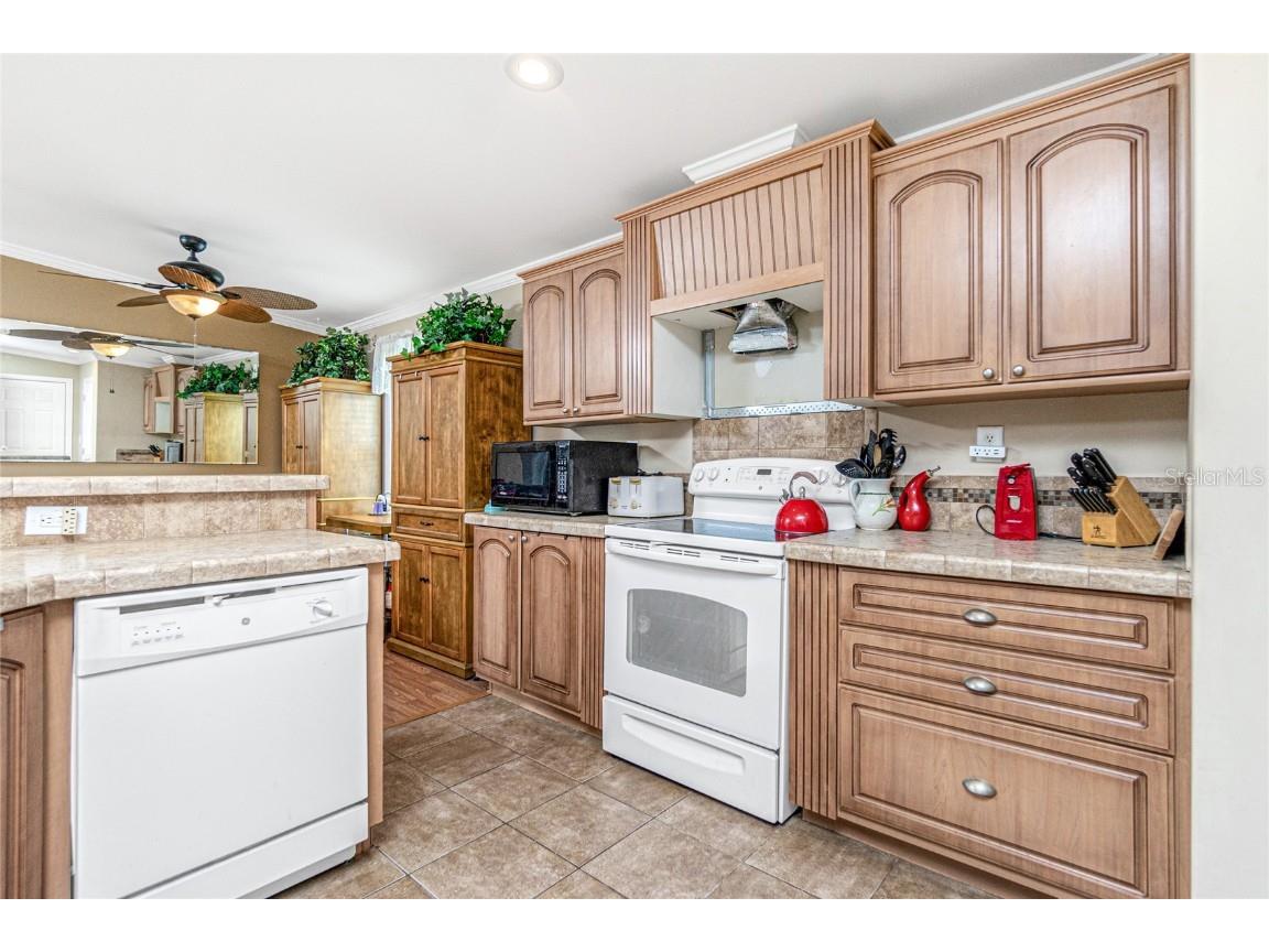 7559 Ratan Circle Port Charlotte FL 33981 - BUTTERFORD WATERWAY C7481116 image4