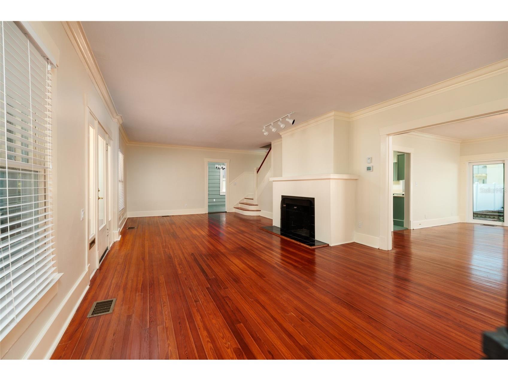 756 17th Avenue NE Saint Petersburg FL 33704 TB8488504 image10