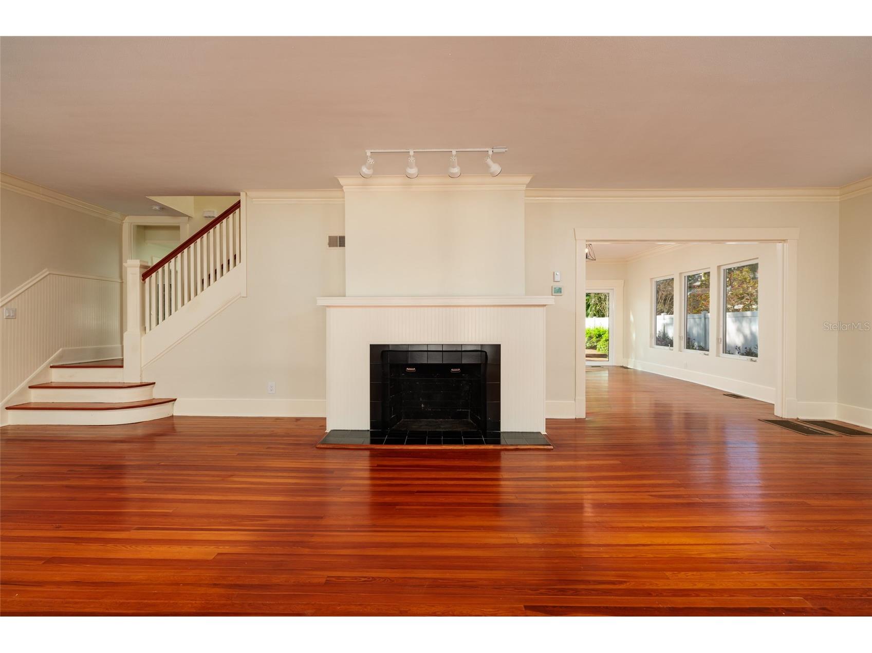 756 17th Avenue NE Saint Petersburg FL 33704 TB8488504 image11