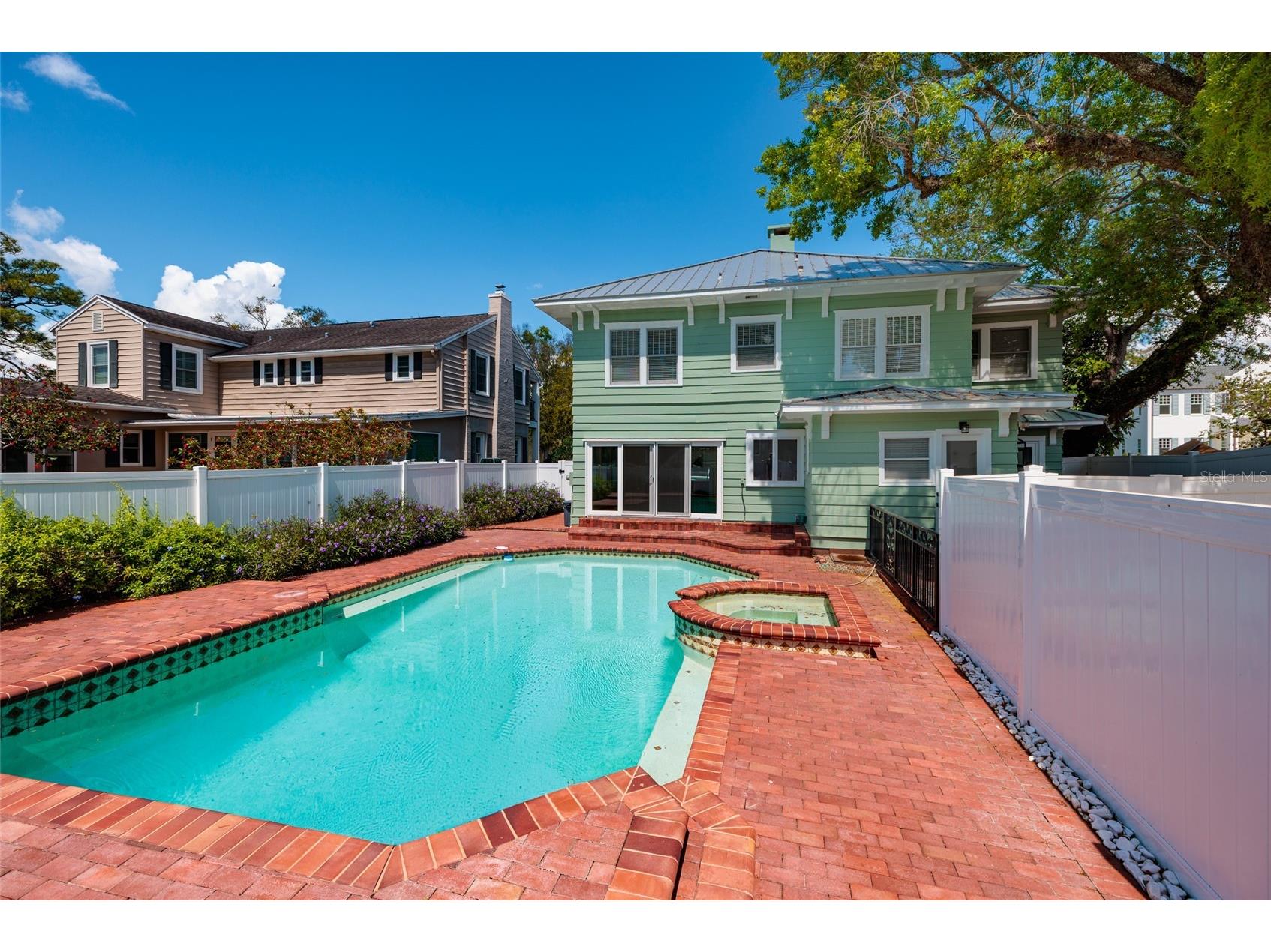 756 17th Avenue NE Saint Petersburg FL 33704 TB8488504 image12