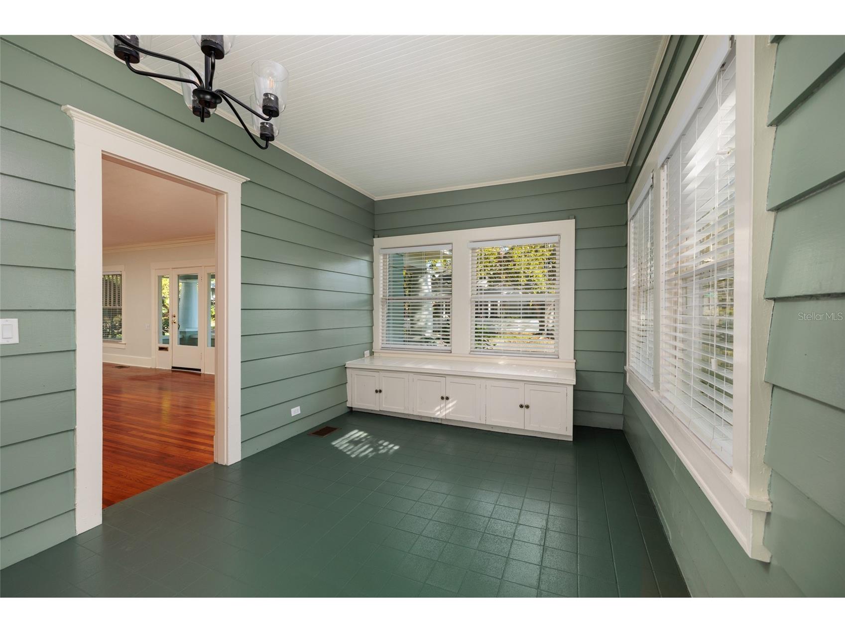 756 17th Avenue NE Saint Petersburg FL 33704 TB8488504 image13