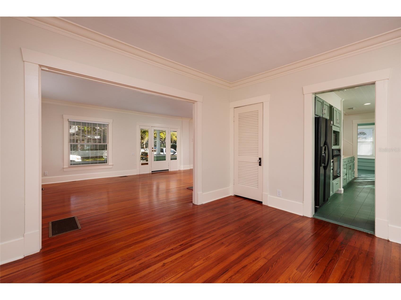 756 17th Avenue NE Saint Petersburg FL 33704 TB8488504 image15