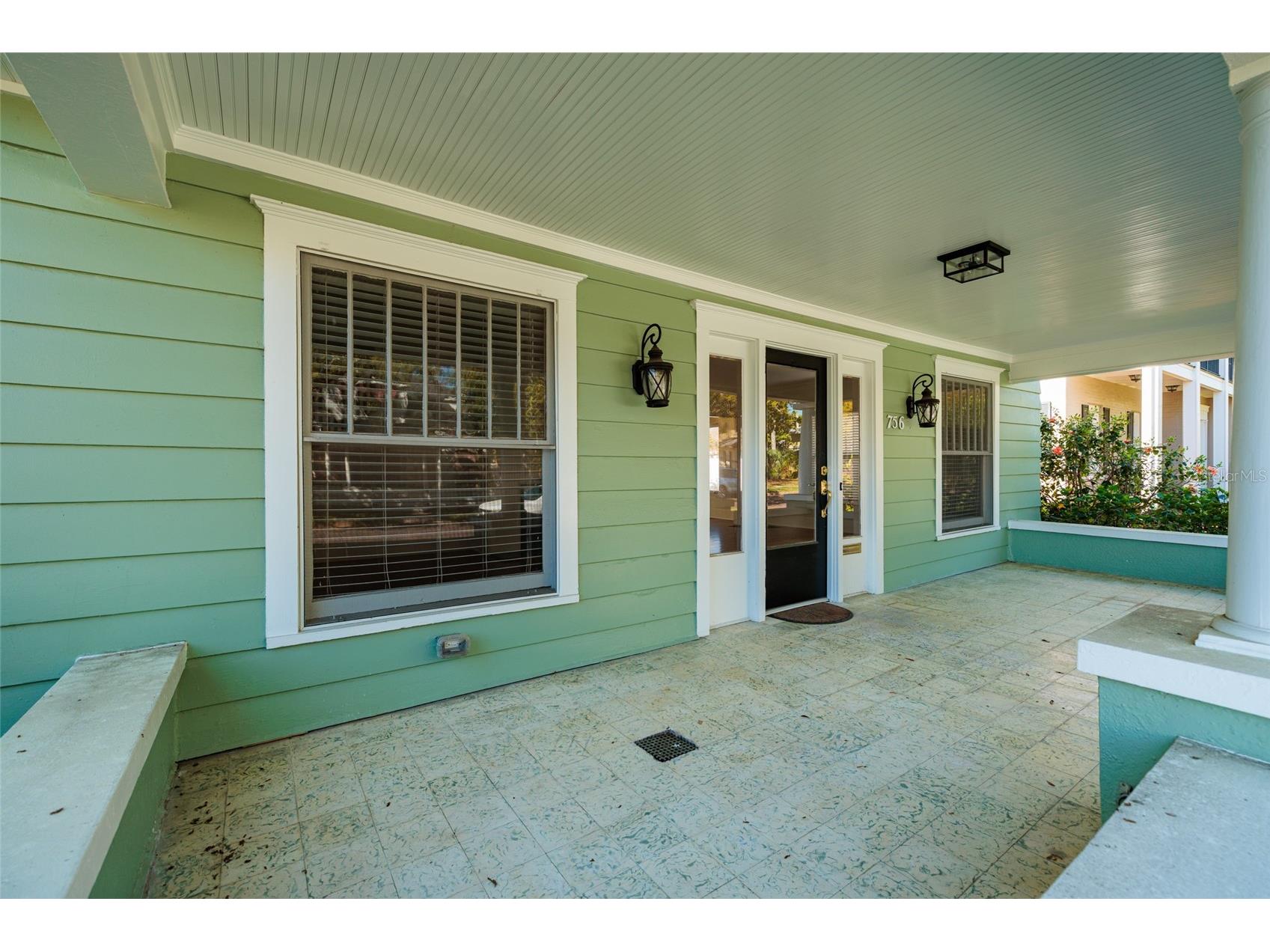 756 17th Avenue NE Saint Petersburg FL 33704 TB8488504 image2